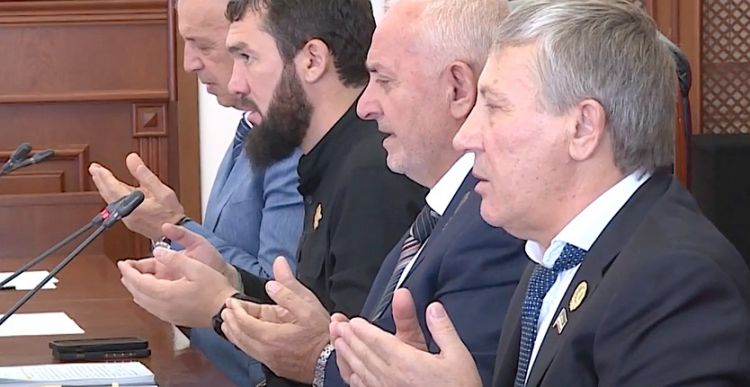 Çeçenistan parlamenti Kadırovu  "xalqın atası" elan edəcək