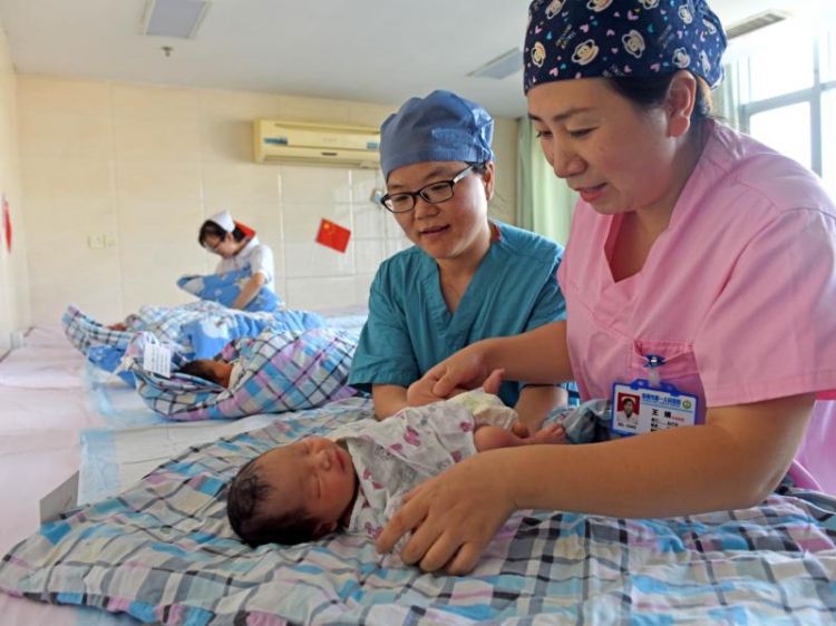 Çində doğum nisbəti azalır,  ailələr isə kiçilir Çində doğum nisbəti azalır,  ailələr isə kiçilir