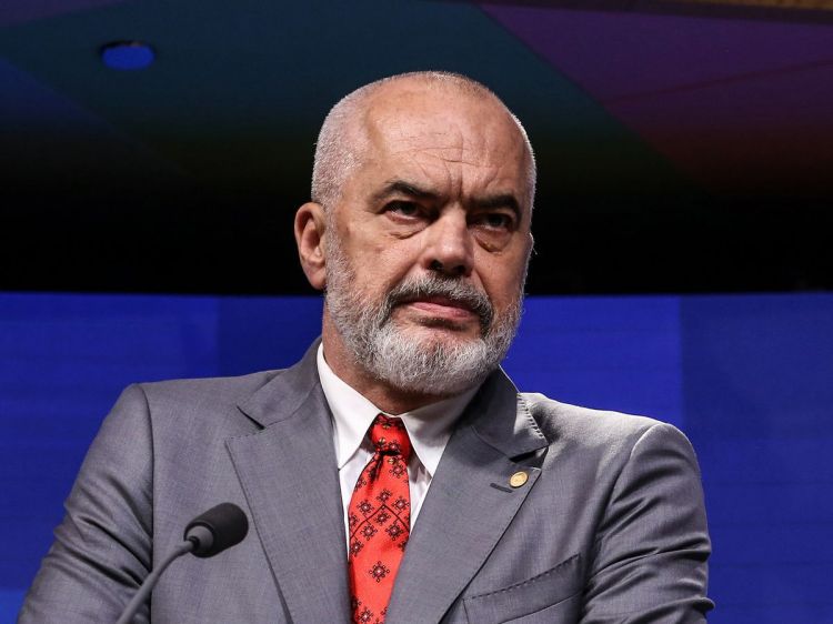 Edi Rama Türkiyəyə dəstək üçün efirə zəng etdi