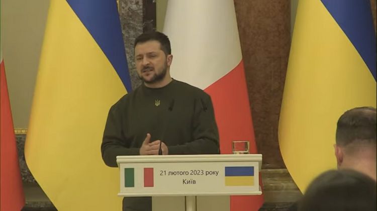 Zelenskidən Berluskoniyə cavab: "Yaxşı ki, Putinin tankı onun həyətinə girməyib" Zelenskidən Berluskoniyə cavab: "Yaxşı ki, Putinin tankı onun həyətinə girməyib"