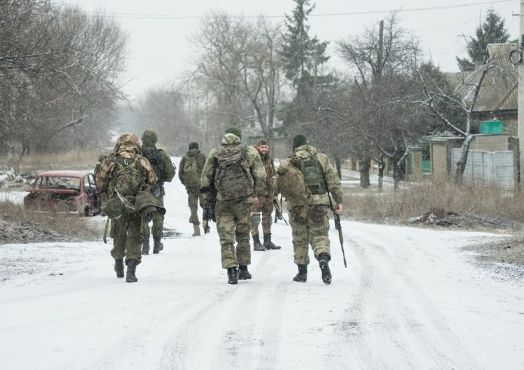 Putin Donbasda döyüşənlərə veteran statusu vəd etdi