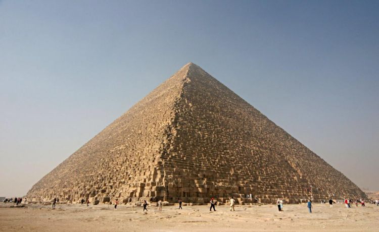 Xeops piramidasında gizli dəhliz tapılıb