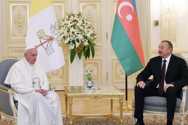 İlham Əliyev Roma Papasını təbrik edib İlham Əliyev Roma Papasını təbrik edib
