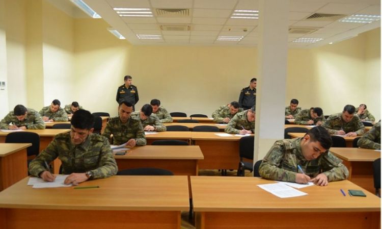 Azərbaycan Ordusunun kadr orqanı işçiləri ilə keçirilən təkmilləşdirmə kursu başa çatıb 