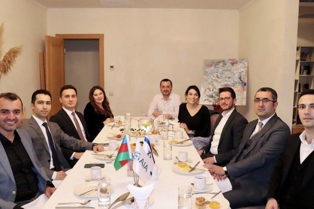 İsrail səfiri azərbaycanlı məzunlar üçün iftar süfrəsi təşkil edib - FOTO