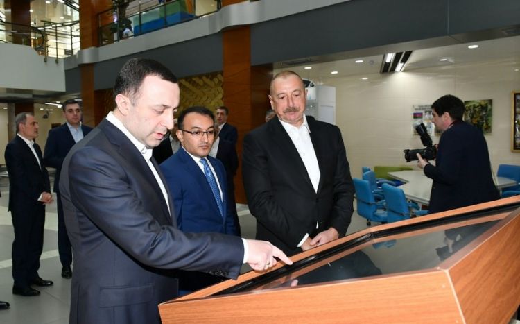 İlham Əliyev və İrakli Qaribaşvili Qəbələ regional “ASAN xidmət“ mərkəzində olub