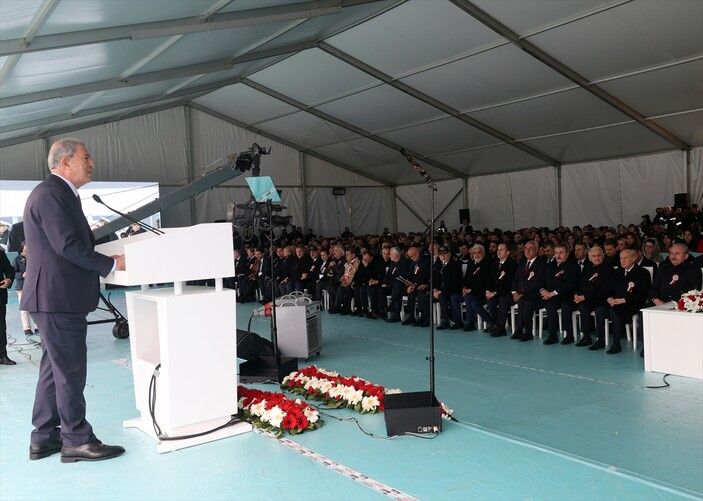  Hulusi Akardan "TCG Anadolu" açıqlaması:  "Cin şüşədən çıxdı" - VİDEO