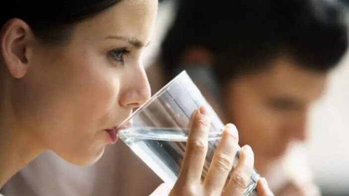 Normadan çox su içmək sağalmaz xəstəliyə səbəb olur