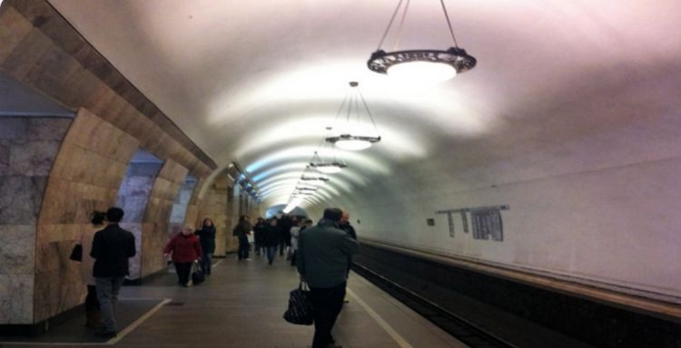 Metroda sərxoş adamı qatar vuraraq öldürdü