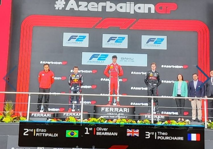 Formula 2 üzrə əsas yarışın qalibləri mükafatlandırılıb (FOTO) Formula 2 üzrə əsas yarışın qalibləri mükafatlandırılıb (FOTO)
