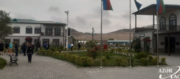 İsveçli səyyahlar Ağalı kəndinə gəlib İsveçli səyyahlar Ağalı kəndinə gəlib