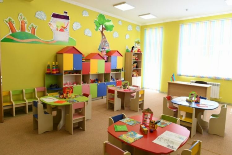 Müəllim baxçada öskürən uşağı vurdu -FOTO Müəllim baxçada öskürən uşağı vurdu -FOTO