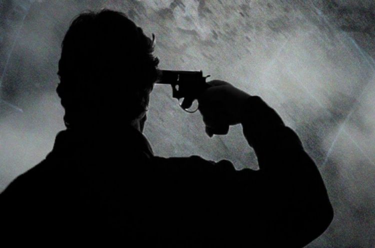 Kişi vəsiyyət edib özünü GÜLLƏLƏDİ Kişi vəsiyyət edib özünü GÜLLƏLƏDİ