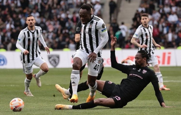 “Sabah” - “Beşiktaş” xeyriyyə oyununda qalib müəyyənləşməyib “Sabah” - “Beşiktaş” xeyriyyə oyununda qalib müəyyənləşməyib