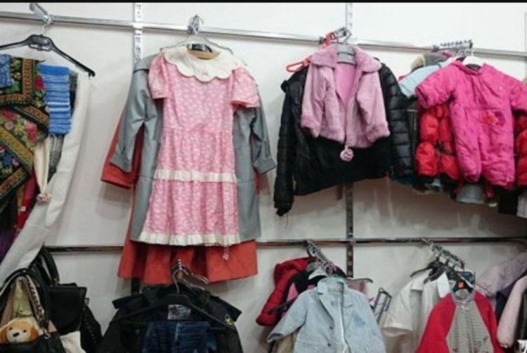 Azərbaycanda ŞOK OLAY: "Instagram"da sədəqə yığdığı paltarları satışa qoydu Azərbaycanda ŞOK OLAY: "Instagram"da sədəqə yığdığı paltarları satışa qoydu