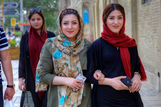 İranda qadınlar üçün "ər axtarmaq" mərkəzləri açıldı