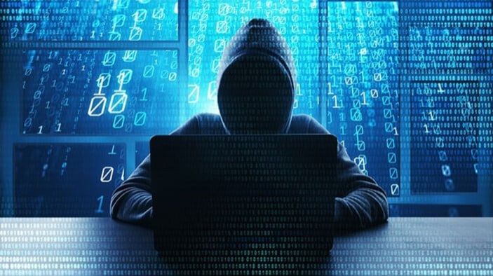 ABŞ rus hakerin başına 10 milyon dollar mükafat qoydu - FOTO