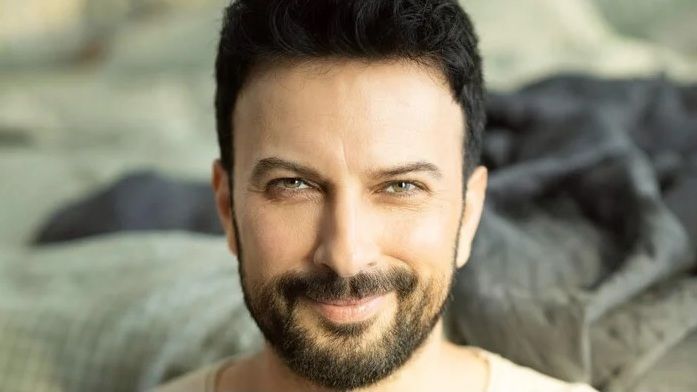 Tarkan Atatürkə yazdığı himnin bir hissəsini paylaşdı - FOTO