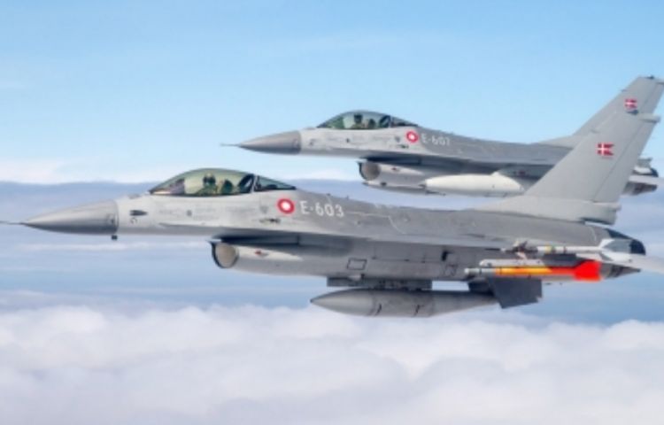 Danimarka ukraynalı pilotlara F-16 qırıcılarından istifadə etmək üçün təlimlər keçəcək