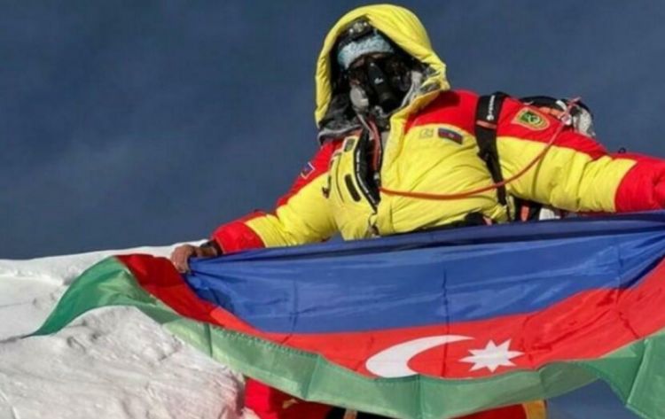 Dünyanın 5-ci ən hündür zirvəsində bayrağımız dalğalandı - FOTO Dünyanın 5-ci ən hündür zirvəsində bayrağımız dalğalandı - FOTO