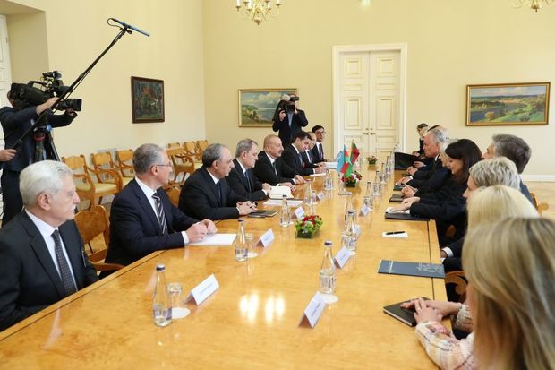 Vilnüsdə İlham Əliyevin litvalı həmkarı ilə geniş tərkibdə görüşü keçirilib  Vilnüsdə İlham Əliyevin litvalı həmkarı ilə geniş tərkibdə görüşü keçirilib