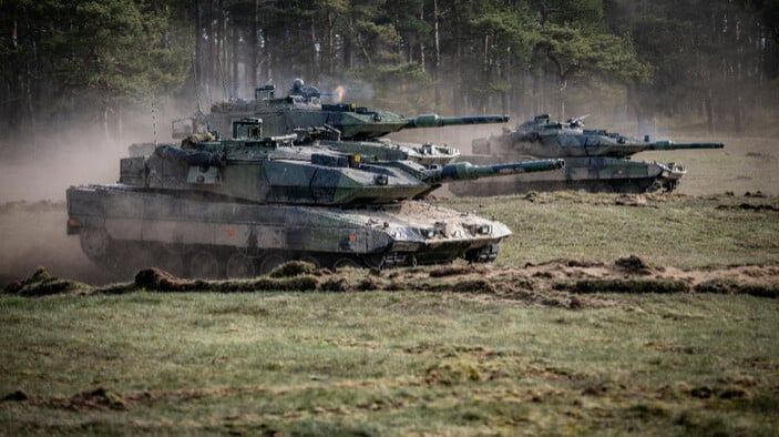 Estoniya Müdafiə Nazirliyi: B sinif sürücülük vəsiqəsi olanlar da tank sürə bilər