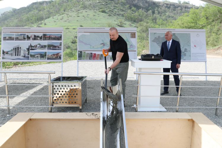 Prezident İlham Əliyev Laçın rayonunun Şəlvə kəndinin təməlini qoyub