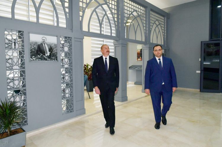 İlham Əliyev Kənd Təsərrüfatı Nazirliyinin yeni binasının açılışında iştirak edib - FOTO