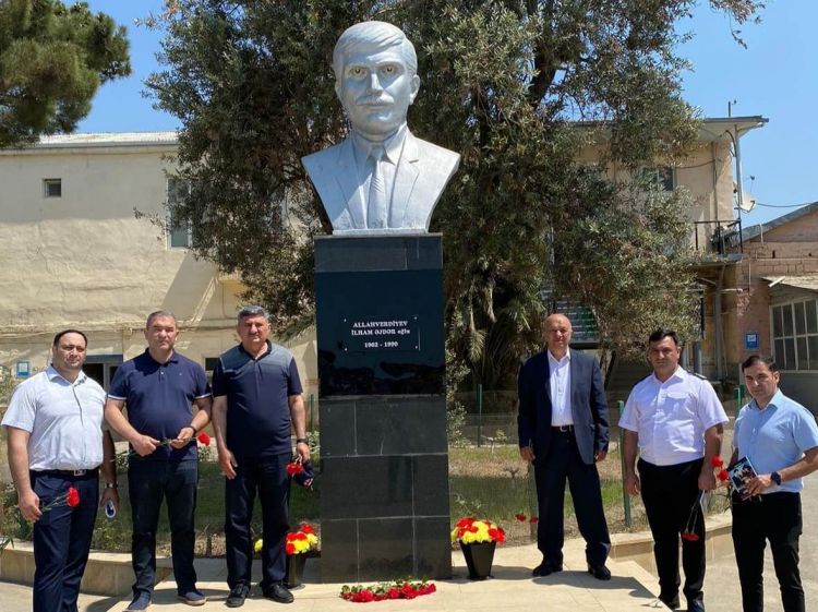 Fərizənin İlhamının doğum günüdür: Yaxınları məzarını ziyarət etdi - FOTO