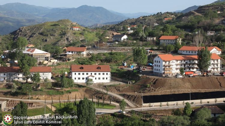 Laçın sakinləri doğma yurda qayıdışın sevincini yaşayır