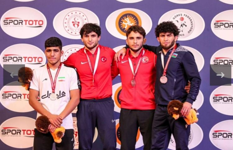 Azərbaycan güləşçiləri Türkiyədə keçirilən beynəlxalq turnirdə 12 medal qazanıblar (FOTO)