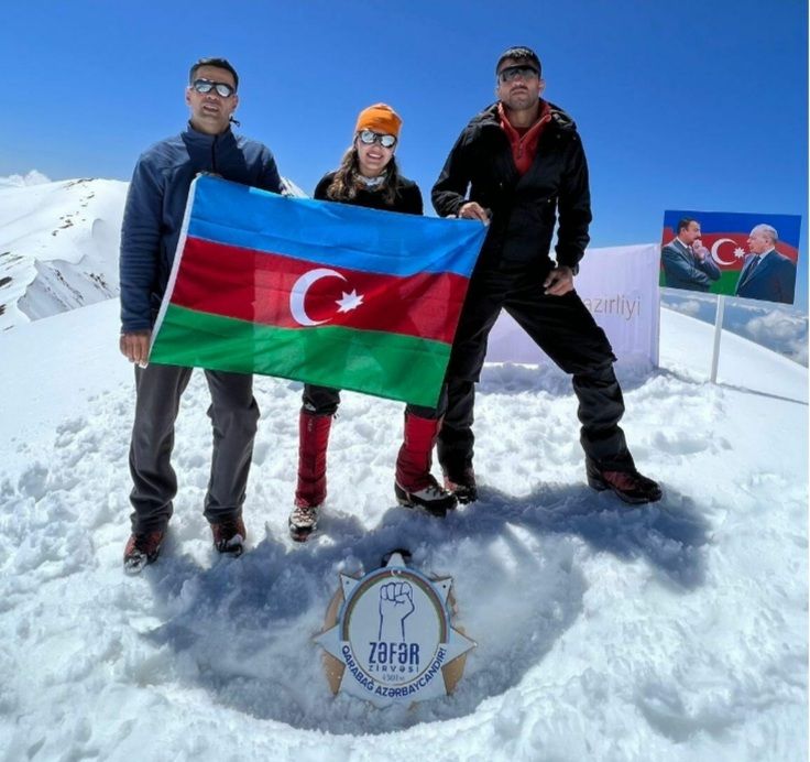 FHN əməkdaşları “Zəfər” zirvəsində - FOTO