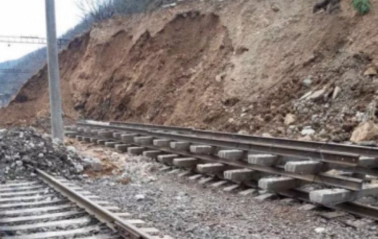 Gürcüstanda baş vermiş torpaq sürüşməsi bir nəfərin həyatına son qoyub