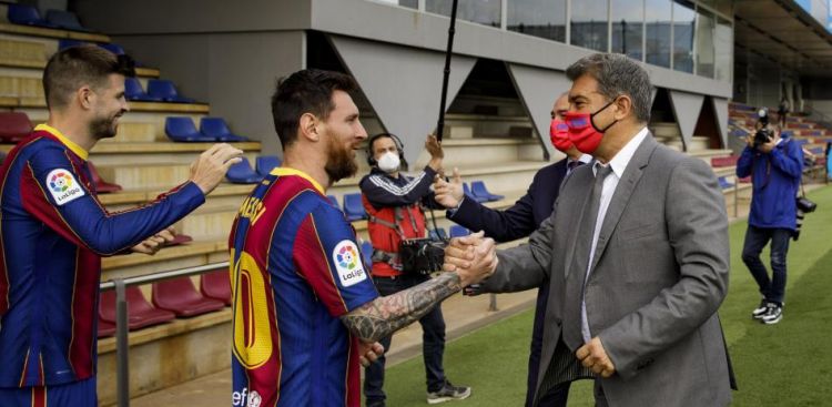 Messi 2025-ci ilə qədər "Barselona"dan maaş alacaq