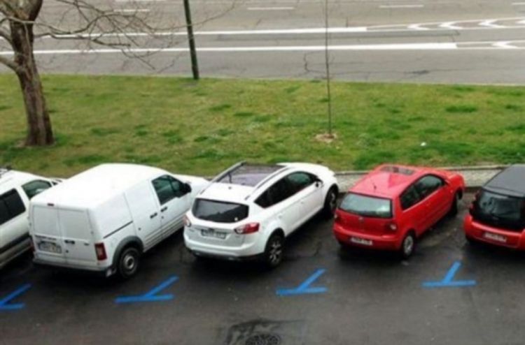 Bakıda maşını düzgün park etməyən sürücü belə cəzalandırıldı - FOTO