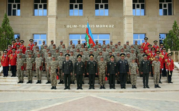 Əlahiddə Ümumqoşun Orduda növbəti ixtisas hazırlığı kursları uğurla başa çatıb - FOTO/VİDEO