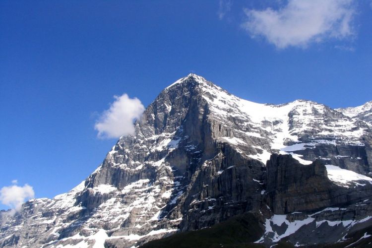 Qırğızıstan dağlarında bir qrup rusiyalı və litvalı alpinist yoxa çıxıb