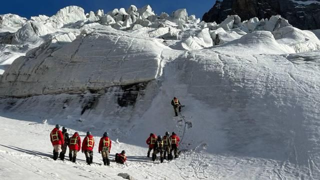 Qırğızıstanda 4 alpinistdən 12 gündür xəbər yoxdur