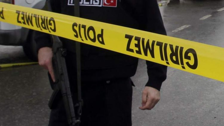 İsveçin İzmir konsulluğuna silahlı hücum -  Türkiyə vətəndaşı ağır yaralanıb