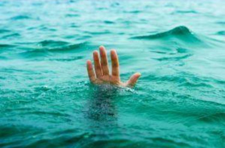 Dənizdə 7 nəfər xilas edildi Dənizdə 7 nəfər xilas edildi