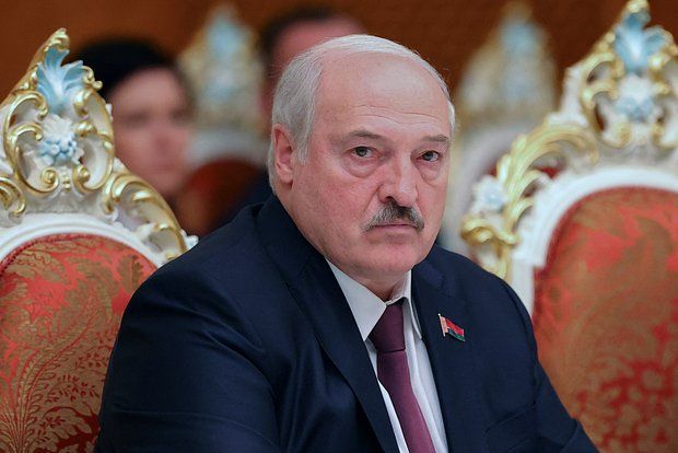 Lukaşenko pula nifrət etdiyini deyir