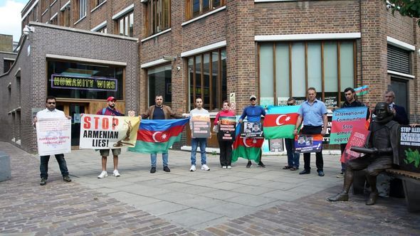 Londondakı icmamız “Amnesty International” beynəlxalq təşkilatının ofisi qarşısında etiraz edib - FOTO