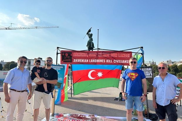 Vyananın mərkəzində Azərbaycan icmasının etiraz aksiyası təşkil edilib