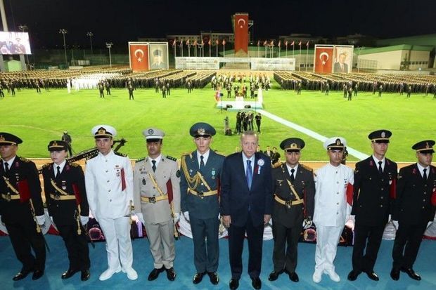 Türkiyədə üç azərbaycanlı zabit rütbəsi alıb - FOTO