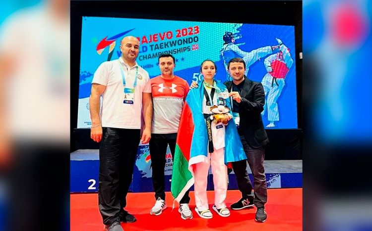 Azərbaycan taekvondoçusu dünya birinciliyində gümüş medal qazanıb