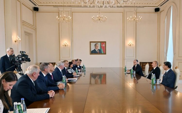 İlham Əliyev Slovakiya parlamentinin sədrini qəbul edib - FOTO