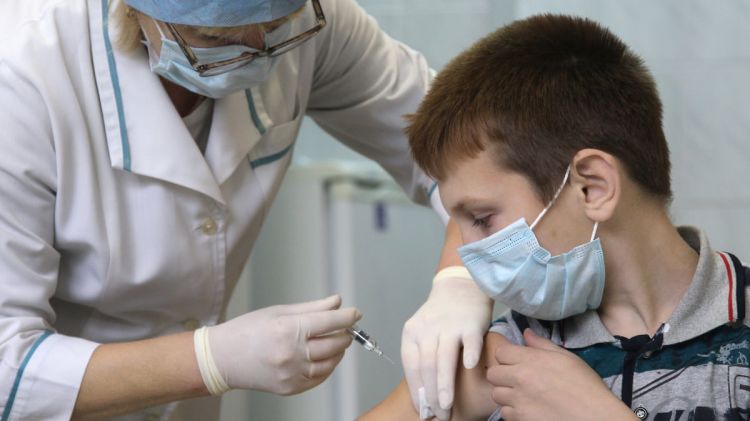 Rusiya uşaqlara koronavirusa qarşı vaksin vurmağı  qadağan edib
