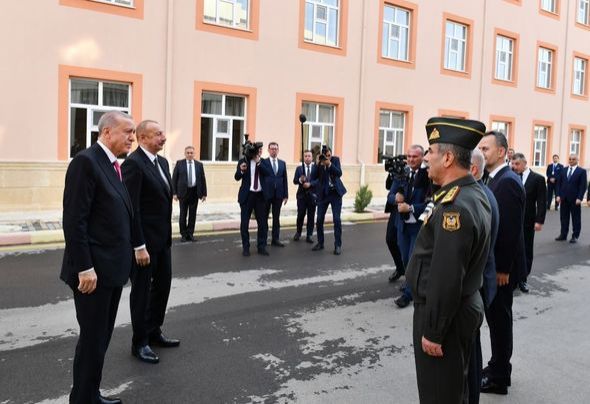 Azərbaycan və Türkiyə prezidentləri Naxçıvanda hərbi kompleksin açılışında iştirak ediblər - FOTO