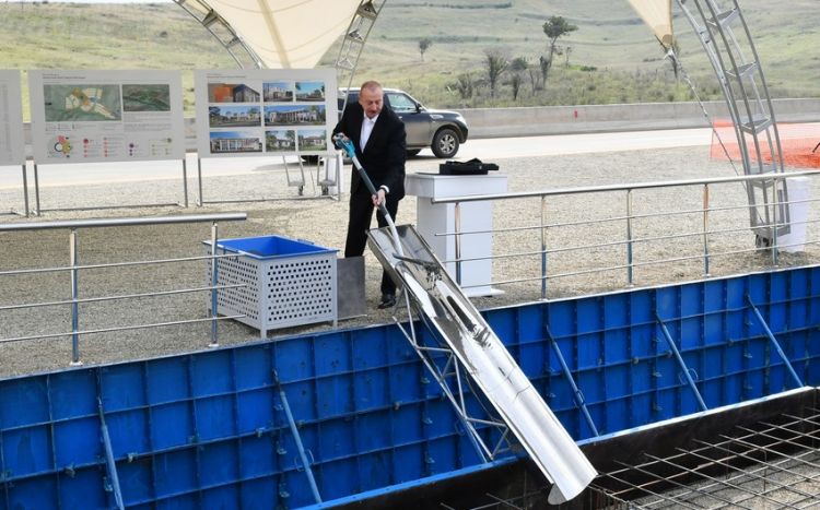 İlham Əliyev Füzulinin Qoçəhmədli kəndinin təməlini qoyub - Yenilənib İlham Əliyev Füzulinin Qoçəhmədli kəndinin təməlini qoyub - Yenilənib