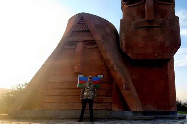 Xankəndidə görüntüsü ilə qıcıq yaradan məmur işdən çıxarıldı - FOTO Xankəndidə görüntüsü ilə qıcıq yaradan məmur işdən çıxarıldı - FOTO